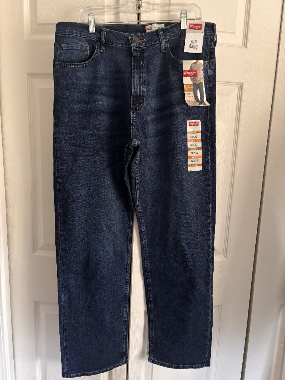 Wrangler Men’s 36x32 Relaxed Fit Jeans NWT Straight Leg Flex Comfort Denim